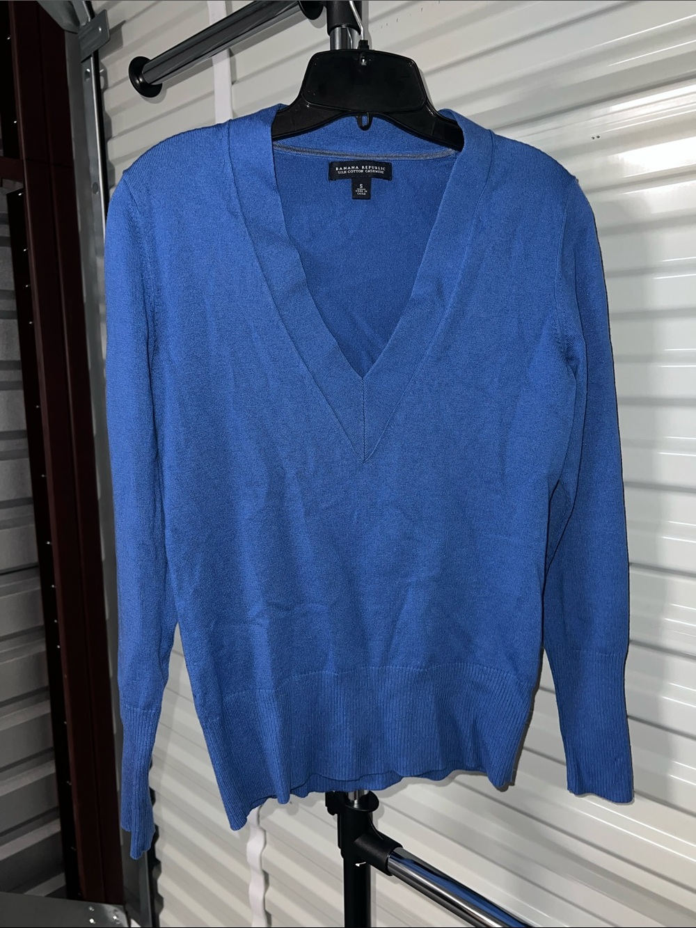 Banana Republic Silk Cashmere Small Royal Blue V-Neck Sweater‎